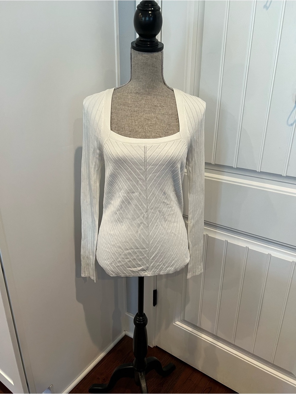 White House Black Market White Ribbed V-Neck Knit Sweater
